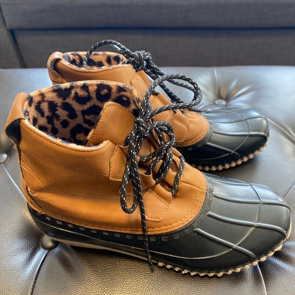 Magellan Outdoor Tan and Black Boots, outdoor shoe, waterproof - Picture 2 of 5